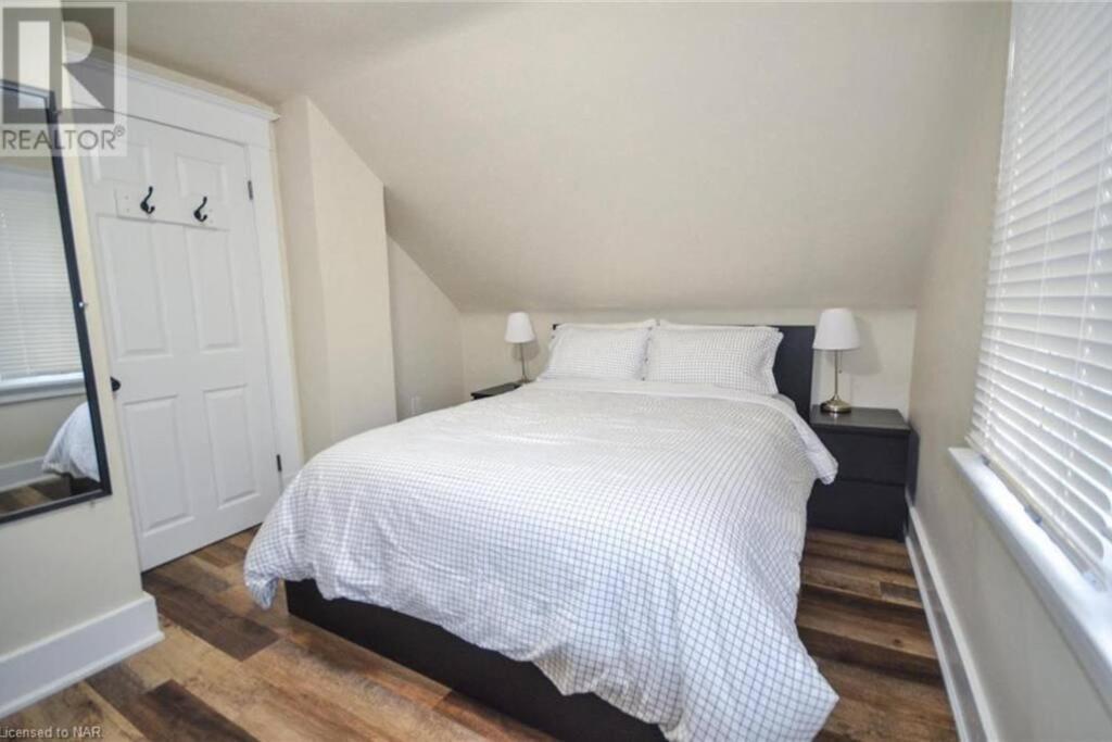 Cozy 3 Bedroom Downtown Cottage With Complimentary Breakfast Delivered Daily To The Rental Niagara Falls Eksteriør bilde
